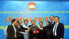 Ban Thường trực UBTƯ MTTQ Việt Nam bấm nút khai trương Trang Thông tin điện tử MTTQ Việt Nam  ​