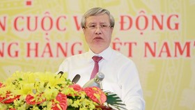 Đồng chí Trần Quốc Vượng, Thường trực Ban Bí thư phát biểu tại hội nghị. Ảnh: mattran