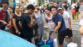 Thủ tướng yêu cầu Bộ Công an khẩn trương điều tra vụ nguồn nước ăn tại Hà Nội bị ô nhiễm