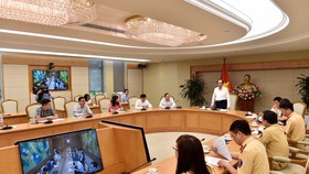Bộ trưởng, Chủ nhiệm Văn phòng Chính phủ Mai Tiến Dũng chủ trì cuộc họp ngày 29-4