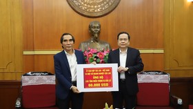 Ủy ban hợp tác Lào - Việt ủng hộ đồng bào miền Trung