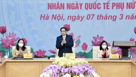 Thủ tướng Phạm Minh Chính gặp mặt đại diện nữ lãnh đạo, quản lý, nữ trí thức, văn nghệ sĩ tiêu biểu. Ảnh: VIẾT CHUNG  ​