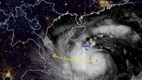 Thủ tướng Phạm Minh Chính: Cương quyết di dời người dân ra khỏi nơi nguy hiểm của bão số 4