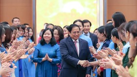 Thủ tướng Phạm Minh Chính chủ trì hội nghị đối thoại với phụ nữ Việt Nam. Ảnh: VIẾT CHUNG