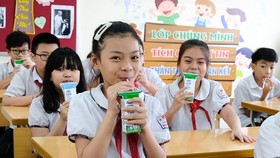 UBND TPHCM đề nghị tiếp tục triển khai chương trình Sữa học đường
