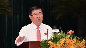 Chủ tịch UBND TPHCM Nguyễn Thành Phong đăng đàn trả lời chất vấn