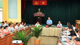 Bí thư Thành ủy TPHCM Nguyễn Văn Nên phát biểu trong buổi làm việc với huyện Cần Giờ. Ảnh: VIỆT DŨNG