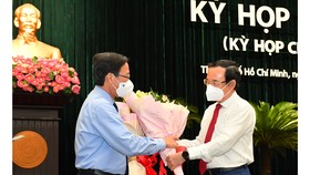Đồng chí Phan Văn Mãi được bầu giữ chức vụ Chủ tịch UBND TPHCM