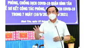 Bí thư Thành ủy TPHCM Nguyễn Văn Nên phát biểu trong buổi làm việc với quận Bình Tân về phòng chống dịch Covid-19. Ảnh: VIỆT DŨNG
