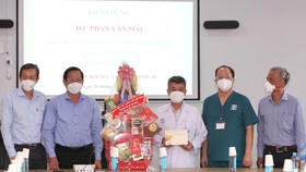Chủ tịch UBND TPHCM Phan Văn Mãi: Thành phố tri ân sự đóng góp của y bác sĩ, tình nguyện viên