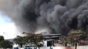 Cháy lớn trong khu công nghiệp ở Đồng Nai