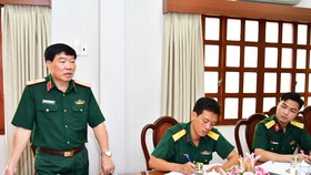 Thiếu tướng Nguyễn Văn Hiệu (người đứng) phát biểu chỉ đạo hội nghị.