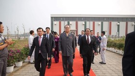 Đoàn cấp cao Triều Tiên tham quan nhà máy sản xuất ô tô của Vingroup