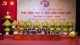 Thủ tướng Nguyễn Xuân Phúc: Hải Phòng phải tập trung phát triển kinh tế biển, trở thành một thành phố cảng quốc tế hiện đại