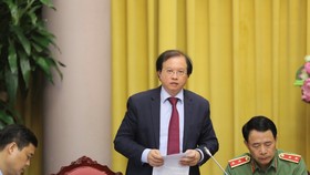 Lãnh đạo Bộ VH-TT-DL: 2 nghệ sĩ Hồng Đăng và Hồ Hoài Anh vẫn tại ngoại và chờ gặp thẩm phán