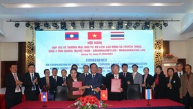 Conference on trade, investment, tourism cooperation between VN, Lao, Thailand 