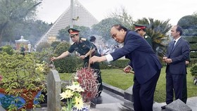 President pays tribute to Dien Bien Phu soldiers
