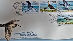 Postage stamp set featuring Vietnam's Sea and Islands released