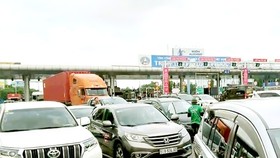 Traffic congestion continues occurring on HCMC-Long Thanh-Dau Day expressway