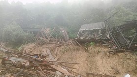 Torrential rains cause flooding, landside in Nghe An Province