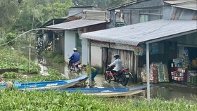 High tide causes serious flooding in downstream of Hau Giang