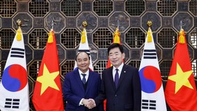 President Phuc meets RoK NA Speaker Kim Jin-pyo
