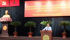 Đồng chí Trần Lưu  Quang phát biểu tại hội nghị