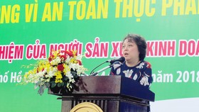 Bà Phạm Khánh Phong Lan phát biểu