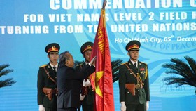 Phó Thủ tướng Thường trực Trương Hòa Bình  trao Huân chương Bảo vệ Tổ quốc cho Cục Gìn giữ hòa bình Việt Nam (Bộ Quốc phòng)