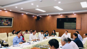 GS-TS Nguyễn Tấn Bỉnh, Giám đốc Sở Y tế TPHCM chủ trì cuộc họp Ban Chỉ đạo phòng chống dịch