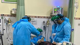 Bác sĩ Bệnh viện Chợ Rẫy đã lên đường điều trị cho bệnh nhân mắc Covid-19 tại tỉnh Quảng Nam
