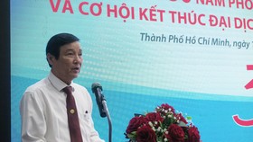 Bác sĩ Nguyễn Hữu Hưng, Phó Giám đốc Sở Y tế TPHCM phát biểu tại hội nghị