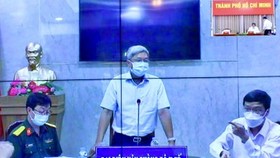 Thứ trưởng Bộ Y tế Nguyễn Trường Sơn phát biểu tại đầu cầu văn phòng đại diện Bộ Y tế