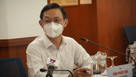 Ông Trần Phước Anh, Quyền Giám đốc Sở Ngoại vụ TPHCM thông tin tại buổi họp báo