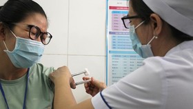 TPHCM đề xuất Bộ Y tế tiếp tục cấp 5,5 triệu liều vaccine trong tháng 8