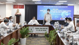 Phó Trưởng ban Tuyên giáo Trung ương Lê Hải Bình và Phó Ban chỉ đạo phòng chống dịch Covid-19 TPHCM Phạm Đức Hải chủ trì họp báo