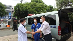 PGS-TS-BS Lê Đình Thanh, Giám đốc Bệnh viện Thống Nhất động viên đội ngũ y bác sĩ trước giờ lên đường