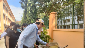Lãnh đạo Sở Y tế TPHCM kiểm tra công tác phòng chống sốt xuất huyết tại huyện Bình Chánh