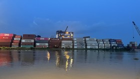 Sau phản ánh “Hàng hóa quá cảnh bị hải quan kiểm tra, phát sinh chi phí”: Hải quan TPHCM mời các doanh nghiệp đối thoại