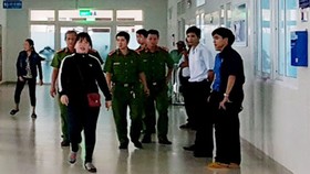 Lực lượng công an có mặt tại Bệnh viện Sản-Nhi Quảng Ngãi