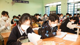 Học sinh Quảng Ngãi phấn khởi trở lại trường học sau thời gian dài học trực tuyến vì dịch Covid-19