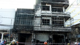 Cận cảnh hiện trường vụ hỏa hoạn thiêu rụi hoàn toàn 2 căn nhà liền kề ở Quảng Ngãi