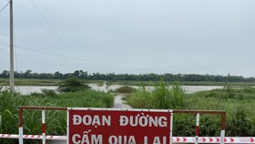Quảng Ngãi: Nước lớn sông Trà Khúc, 350 hộ dân giữa dòng sông bị cô lập
