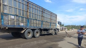 Quảng Ngãi: Thi công đường gây ô nhiễm, người dân bức xúc