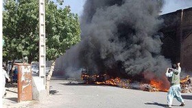 Quả bom phát nổ trong một bãi đậu xe cạnh nhà thờ Jama Masjid ở TP Herat, Afghanistan, ngày 6-6-2017. Ảnh: Twitter