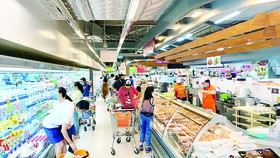 Hệ thống siêu thị Co.opmart, Co.opXtra giảm giá 3.400 mặt hàng nhu yếu phẩm mừng 30-4