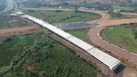 Dự án cao tốc Trung Lương - Mỹ Thuận đạt tiến độ gần 50%