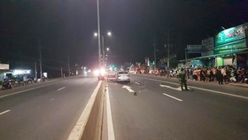 Hiện trường vụ tai nạn giao thông tại Km 77 QL13, thuộc ấp 3B, xã Minh Hưng, huyện Chơn Thành (tỉnh Bình Phước) giữa xe máy và ô tô, làm 2 người tử vong.