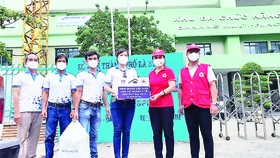 Quỹ Chăm sóc sức khỏe gia đình Việt Nam chung tay cùng ngành y tế ứng phó dịch COVID-19