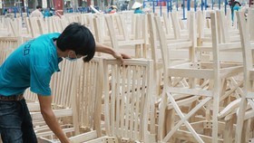 Sản xuất ghế gỗ xuất khẩu tại Công ty Minh Phát